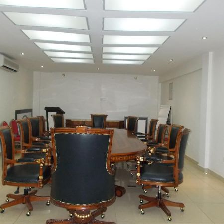 Airport Plaza Hotel Djouba Extérieur photo