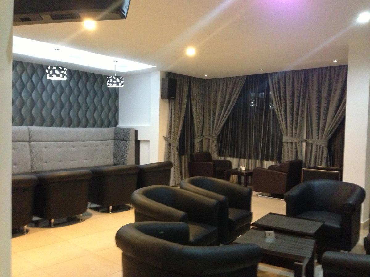 Airport Plaza Hotel Djouba Extérieur photo