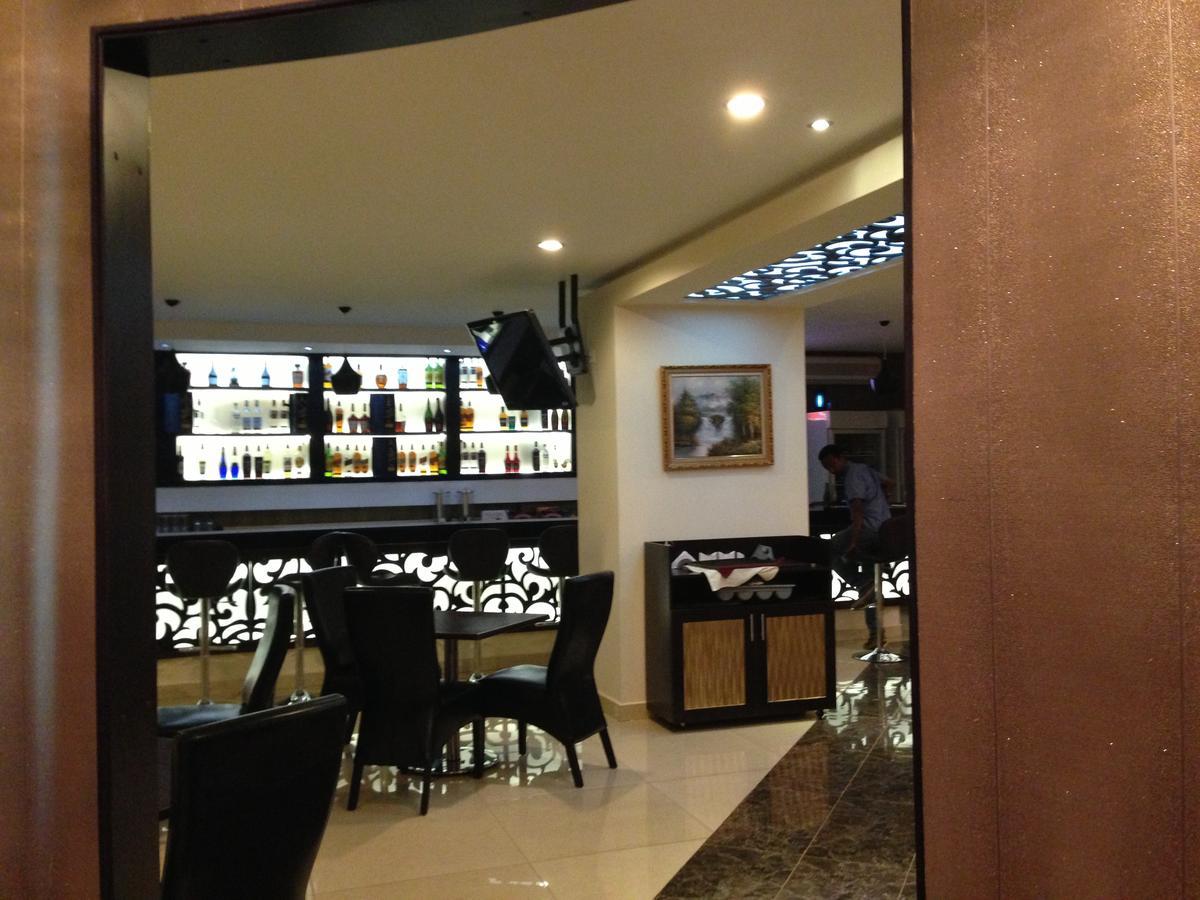 Airport Plaza Hotel Djouba Extérieur photo